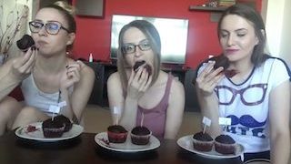 3 hot scat girls pooping and baking shit cupcakes to eat them after